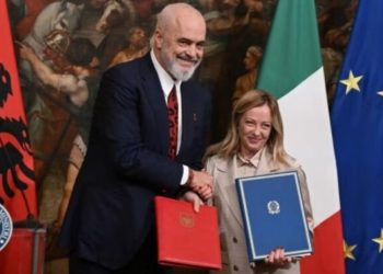 Parlamenti italian miraton marrëveshjen Rama-Meloni për…