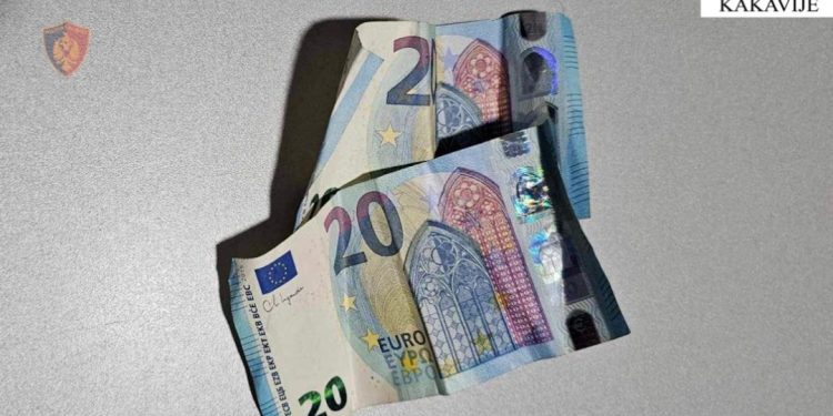 Kakavijë, polici tentohet të korruptohet me 40 euro/ E pëson keq…