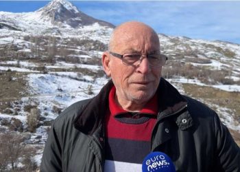 Mjeku pensionist hero/ 73-vjeçari nga Korça në këmbë për të ndihmuar njerëzit