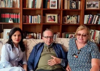 Ismail Kadare feston 88 vjetorin e lindjes, urimi i veçantë i Spiropalit për shkrimtarin e madh…