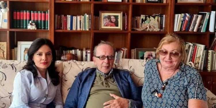 Ismail Kadare feston 88 vjetorin e lindjes, urimi i veçantë i Spiropalit për shkrimtarin e madh…