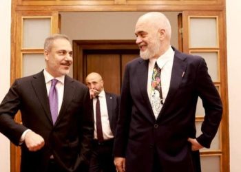 “Një prej mendjeve më të mprehta”/ Edi Rama ndan pamjet nga takimi me…