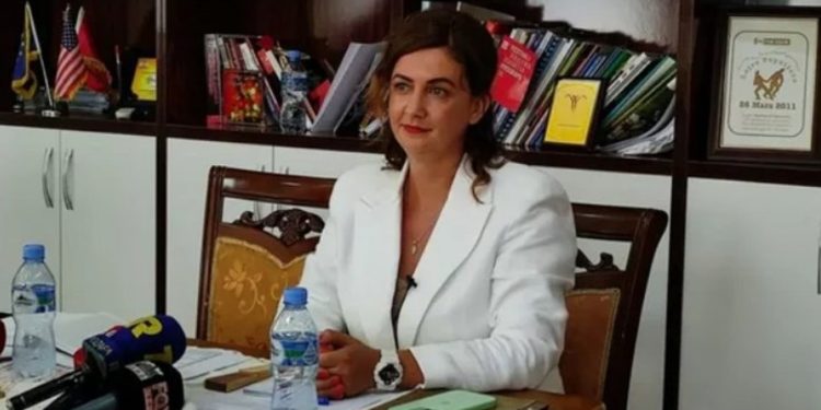 Jep dorëheqjen kryetarja e këshillit të qarkut në Shkodër, kush e zëvendëson… (EMRI)
