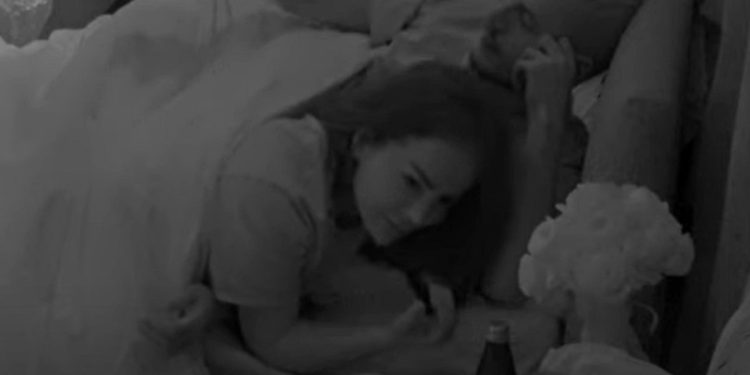 Sara flet për fëmijërinë: Prej 12 vitesh jetoj vetëm, mami u largua kur isha 2-vjeç…