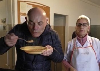 Fevziu ankohet për fasulet e burgut të Peqinit: Kanë shumë kripë. Kuzhinierja: Ti s’e…