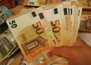 Ndryshon kursi i këmbimit, çfarë ndodhi në fund të javës me Euron e Dollarin…