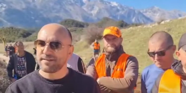 Gjest fantastik nga emigrantët/ Mos e braktisni! Mbledhin lekë për të bërë këtë gjë…