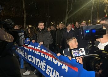 Protesta e Rithemelimit, kush janë aleatët që e kanë bojkotuar! Mungon Meta dhe…