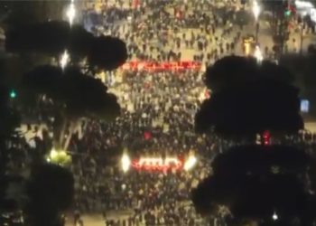 VIDEO/ Pamjet me dron, sa njerëz kanë dalë në protestën e Berishës, qesharake…