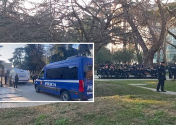 E FUNDIT – Mbi 400 efektivë të Policisë dhe RENEA-s “blindojnë” zonën. Në gatishmëri edhe…