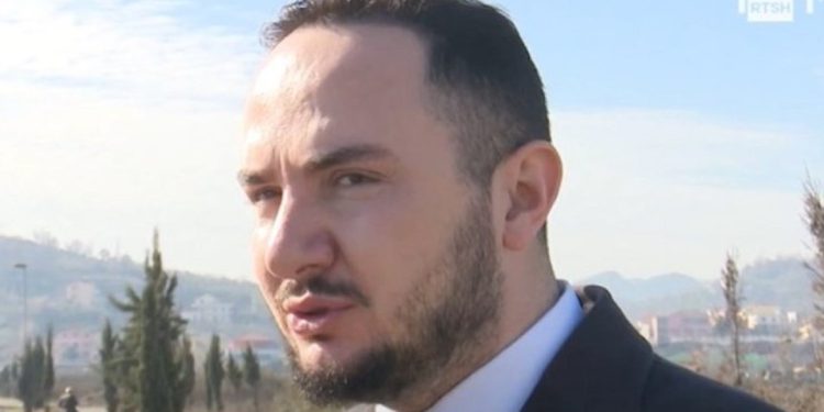 Paralajmëron largimin? Salianji: Do të marr vendimet e mia nëse zgjat bashkimi i PD-së…