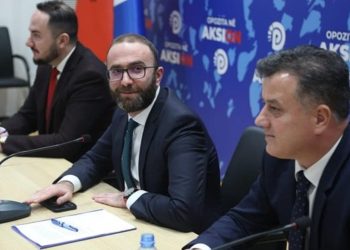 Njoftoi bashkimin e PD, por a e njeh Berishën si kryetar? Ja si përgjigjet Gaz Bardhi…
