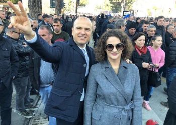 Sekuestrimi i pasurive nga SPAK, Jamarbër dhe Argita Malltezi kryejnë LËVIZJEN e bujshme…