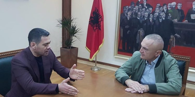 Partia e Ilir Metës i qan hallin Arben Ahmetajt: Nuk ka lekë, i kanë bllokuar llogaritë…