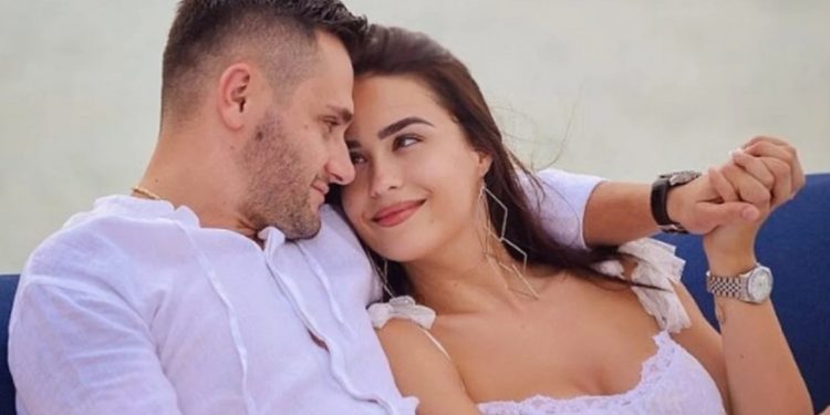 Si mori fund martesa e Bes Kallakut dhe Xhensilës, ja kush e mori vendimin për divorcin…