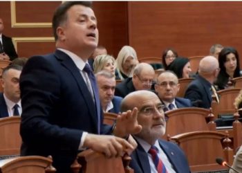 Flamur Noka përplaset me Gardën! Shikoni çfarë i bën deputetit socialist…
