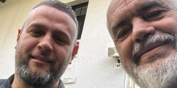 “Ky qytet i Shqipërisë po rilind”/ Rama publikon foto me të “Zotin e Shtëpisë”: Po zgjohet…