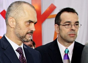 “Kam qenë hamall në Greqi”/ Olsi Rama rrëfen kohën kur ka emigruar në Greqi…