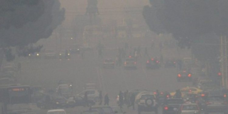 Pluhuri afrikan mbuloi Shqipërinë/ Meteorlogu: Është shumë i dëmshëm…