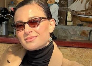 FOTO/ Kush është kryetarja e re e Himarës: U votua edhe nga opozita e Berishës…
