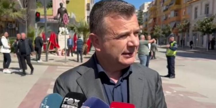 “Shqipëria s’ka më shanse në BE”/ Balla i përgjigjet deklaratave të kreut të PD-së Greke…