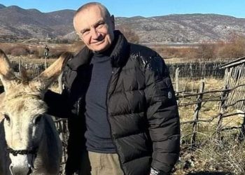 Ilir Meta zotohet: Mos votoni Ramën, pensionet do ua rrisim ne me Berishën…