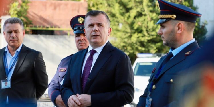 Balla paralajmëron: Ndryshim të ligjit për Policinë e Shtetit, çfarë i pret…