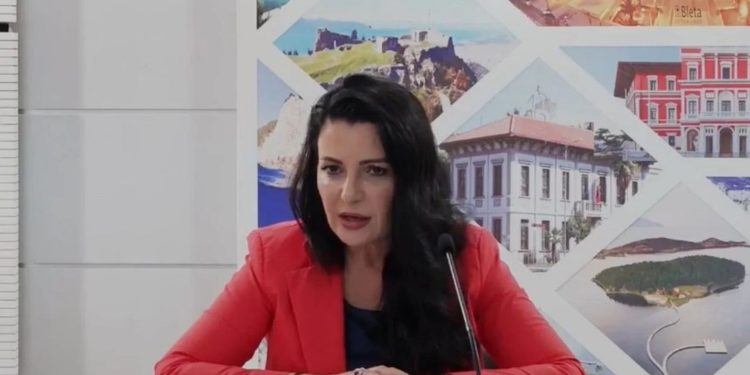 Balluku befason me VENDIMIN: Këtë dosje korruptive, do ta çoj vetë në SPAK…