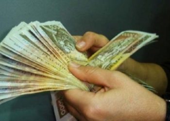 Banka e Shqipërisë u hoqi licencat, kush ka marrë kredi nuk do të…