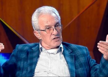 E TRISHTË/ Pëson hemorragji cerebrale poeti Agim Doçi, ja gjendja e tij shëndetësore