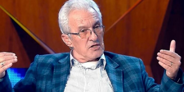 E TRISHTË/ Pëson hemorragji cerebrale poeti Agim Doçi, ja gjendja e tij shëndetësore