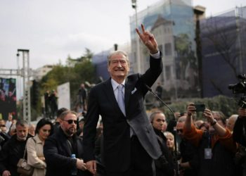 Po i “digjet” mandati, Zv/ministja: “Berisha, edhe dy javë deputet! Prisni që…