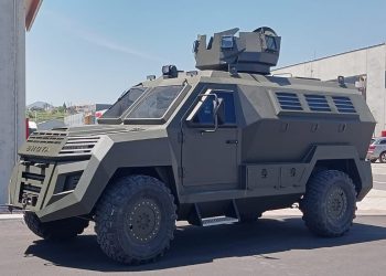 Prodhohet makina e parë Shqiptare e blinduar, njihuni me këtë “bishën” që…