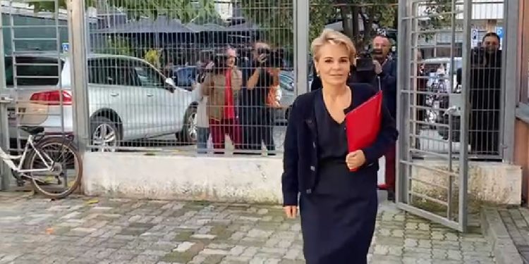 LAJM I FUNDIT/ Monika Kryemadhi thirret në SPAK