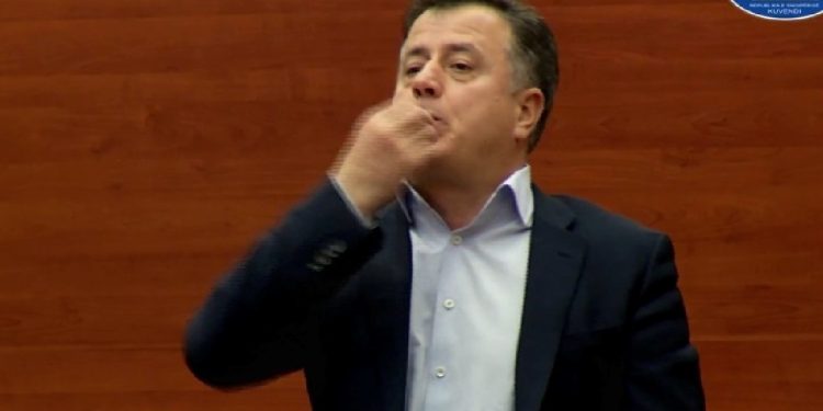 Shkaktoi kaos në Kuvend/ Merret vendim i fundit: Dënohet Flamur Noka…