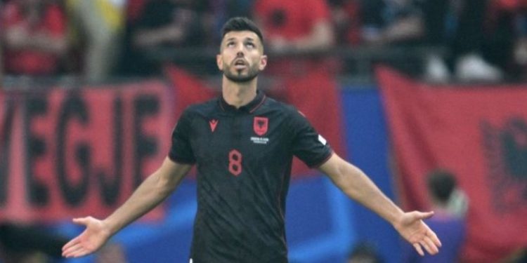 Askush si lojtari shqiptar! Gjasula hyn në historinë e futbollit botëror, bëhet i vetmi që…