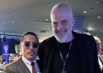 Foto me VIP-at, mes tyre edhe Rama/ Nusreti publikon momentet pikante nga…