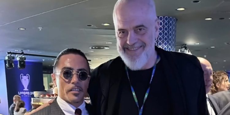 Foto me VIP-at, mes tyre edhe Rama/ Nusreti publikon momentet pikante nga…