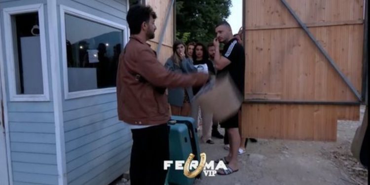 Çfarë i tha Roberti që mori vendimin drastik? Zbulohet arsyeja pse Albano Bogdo la garën…