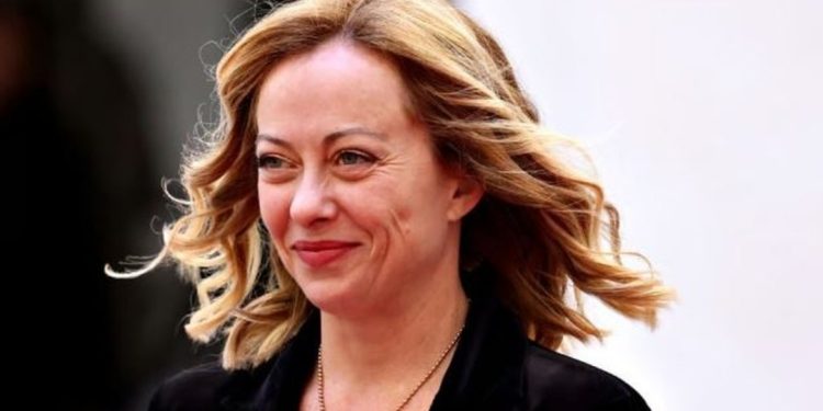 LAJM I FUNDIT/ Mbërrin në Rinas Giorgia Meloni, niset me helikopter drejt…