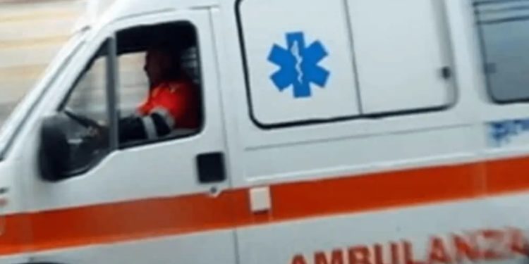 LAJM I FUNDIT/ E rëndë! Var veten 33-vjeçarja në Tiranë