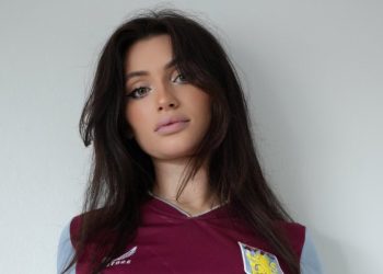 Tifozja hot e Anglisë “tërbon” fansat: Do të zhvishem nëse ndodh kjo gjë…