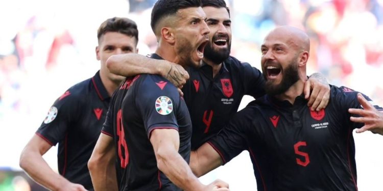 Shqipëria ëndërron kualifikimin për në fazën tjetër, ja si kalohet grupi…