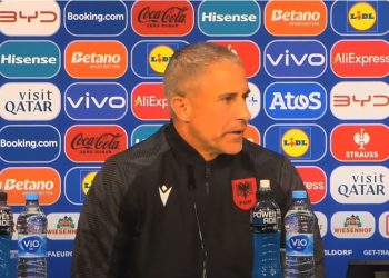 “10 milionë shqiptarë po presin befasinë”/ Sylvinho: Hyjmë në fushë për të fituar…