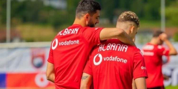 Broja “shigjeton” Silvinjon, mesazh Muçit: Koha jote do të vijë…