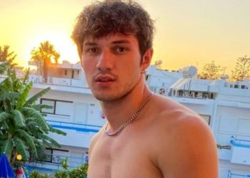 Kush është Shqiptari që “çmendi” grekët, shpallet fitues i “reality show” më të ndjekur…