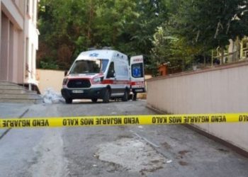 LAJM I FUNDIT/ E rëndë në Tiranë! Gruaja hidhet nga kati i tretë i banesës, humb jetën…