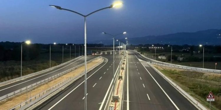 Hapet aksi Thumanë-Kashar me pagesë, ja sa do të jetë tarifa për çdo automjet