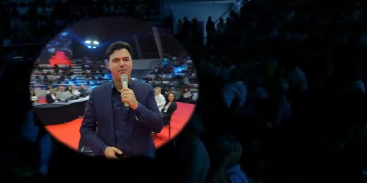 Po fliste për “hallet” e Shqiptarëve, Bashës i ndodh incidenti gjatë “show-t” elektoral…