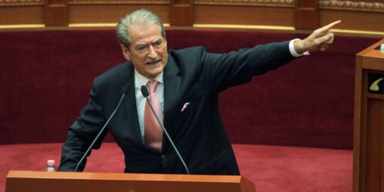 E turpshme! Nikolla tregon “përfundimisht” nëse Berishës t’i digjet apo jo mandati si deputet…